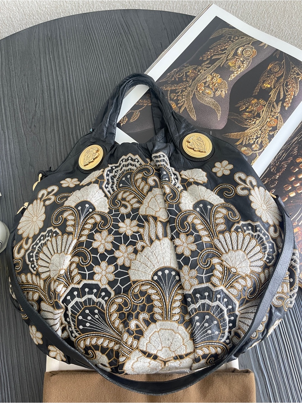 Gucci Hysteria Large Hobo Bag Black Leather Floral Embroidered Vintage $4500 - Picture 6 of 17